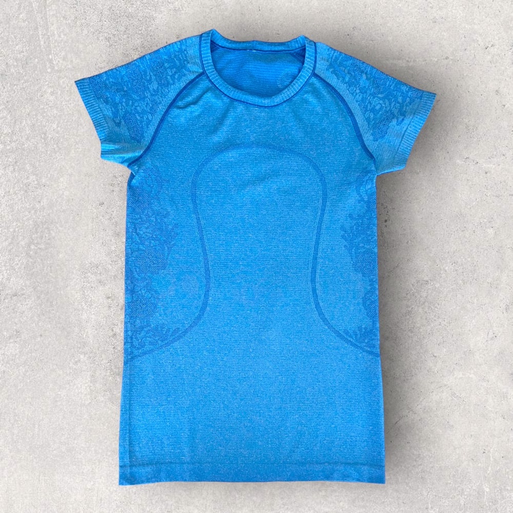 Lululemon Run Light Blue Floral Lace Swiftly Tech Short Sleeve Tee Shirt Size 6